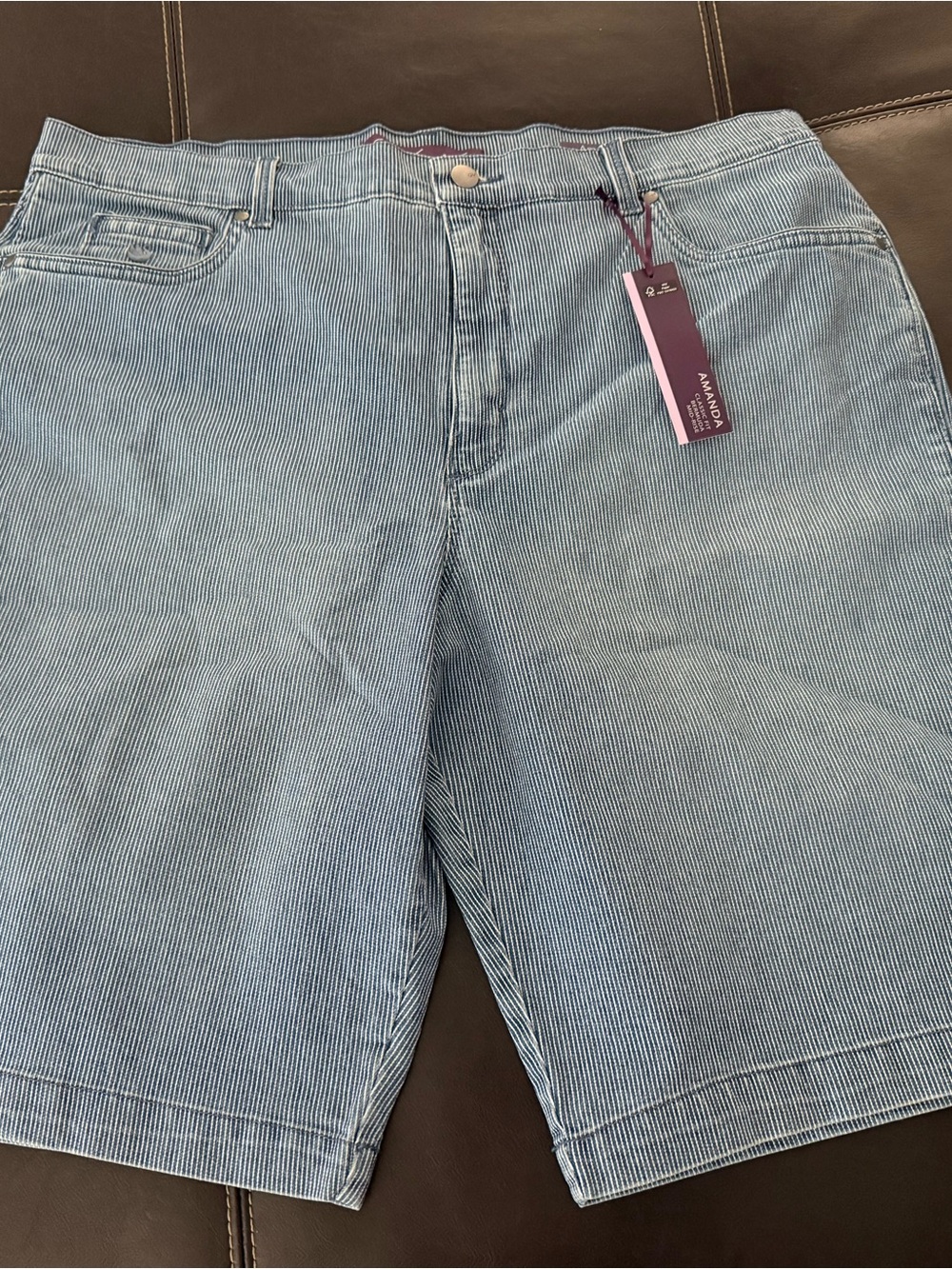 Gloria Vanderbilt NWT Women’s Size 18 Bermuda Stretch Shorts